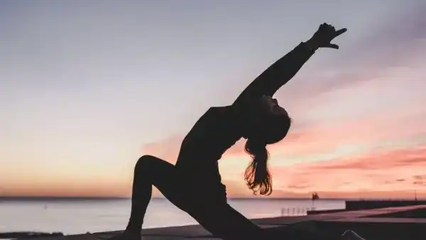 Dípika Vinyasa Yoga nivel Intermedio